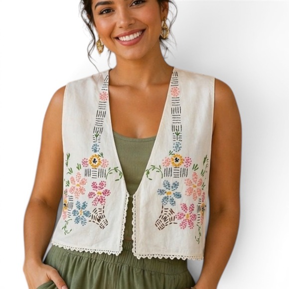 House of Martha Jackets & Blazers - Vintage Embroidered Floral Vest White Crochet Lace Trim Cropped Handmade Sz M